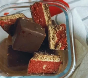 KEKS VIŠNJA AMARET 1KG TINTOR